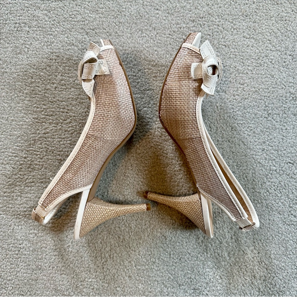 Nine West…front bow…textile/cloth…peep toe…sling back (3.5in)heel. Size-8M